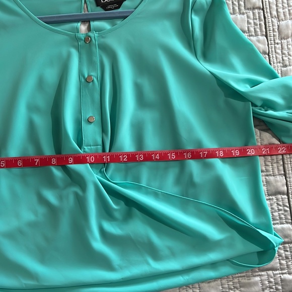 Beautiful Bebe Top 💎 - Picture 10 of 12